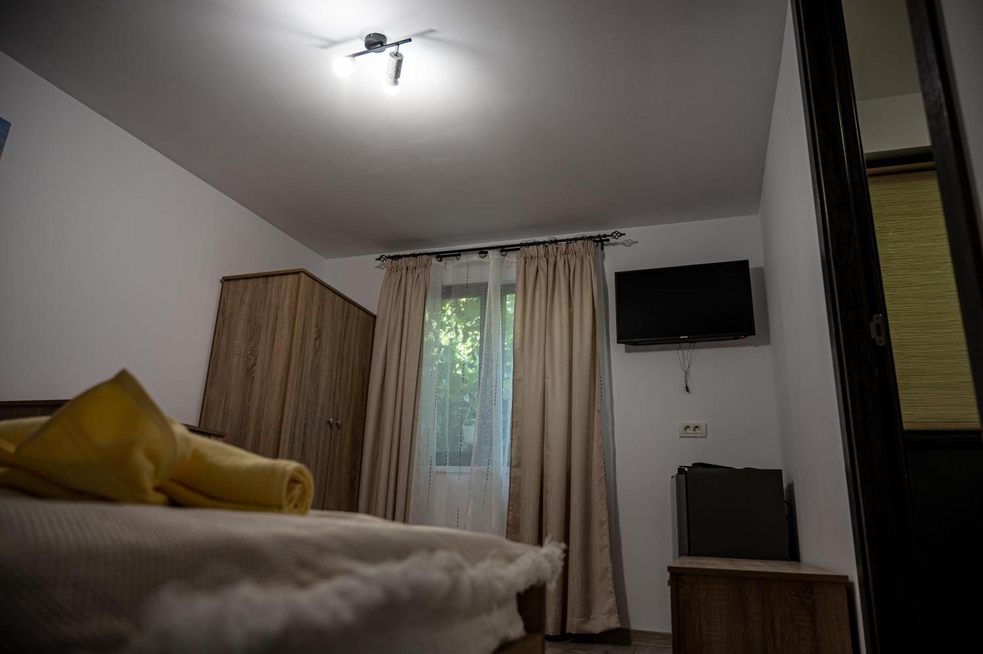 Hotel Casa La Dinamo Două Mai Exterior foto